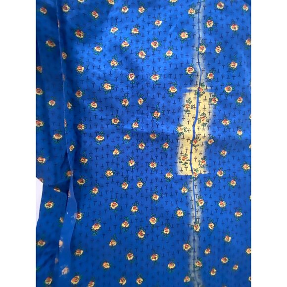 Fabric Floral Red Blue White Green Quilting Sewing Arts Crafts Remnants VTG - Picture 10 of 16